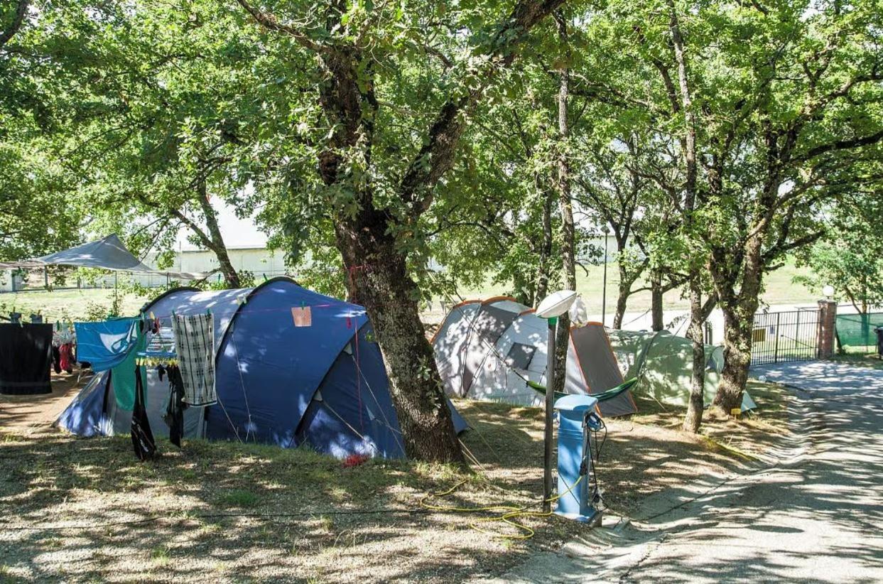 Cerquestra Camping Village Monte del Lago Экстерьер фото