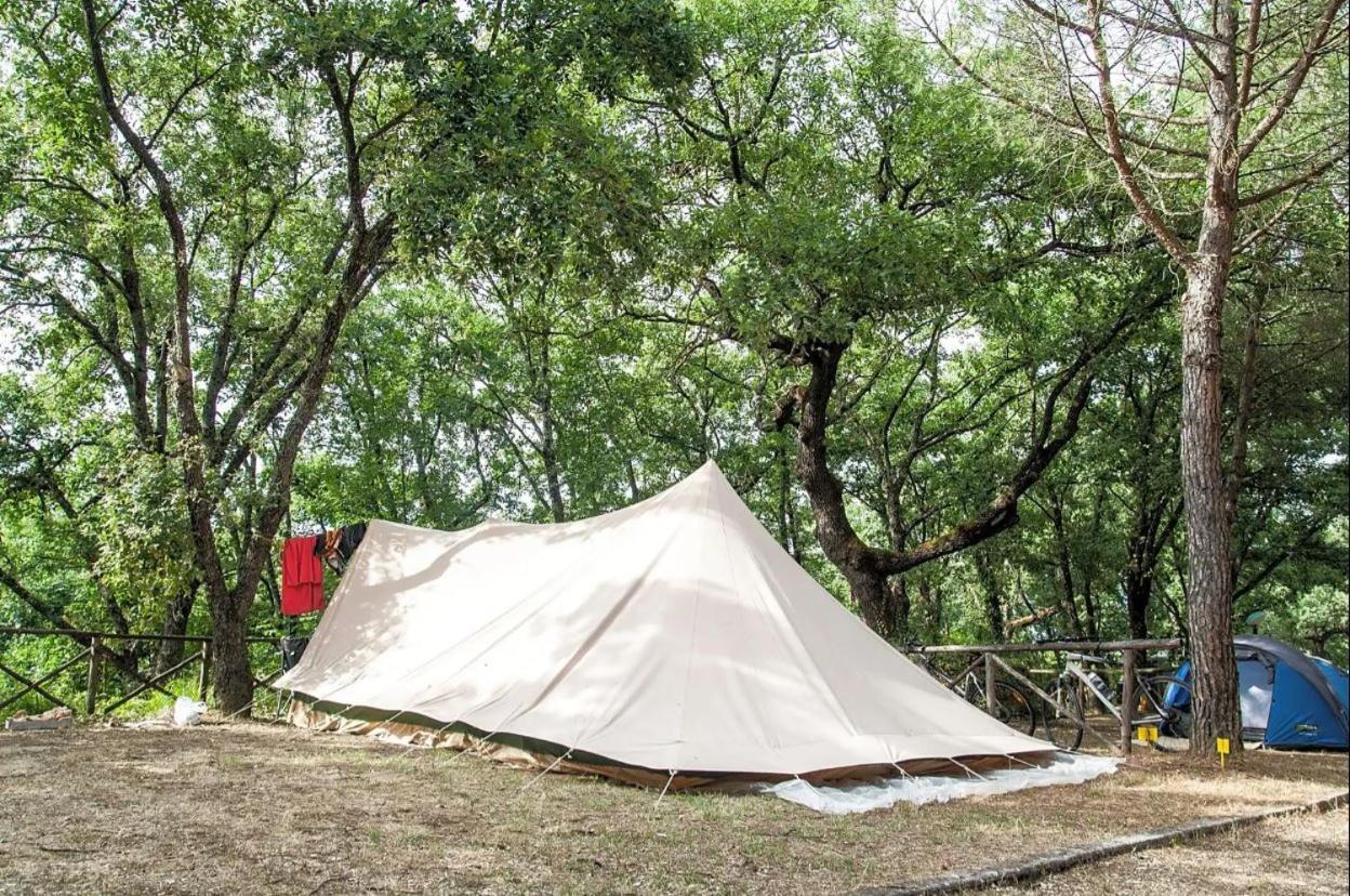 Cerquestra Camping Village Monte del Lago Экстерьер фото