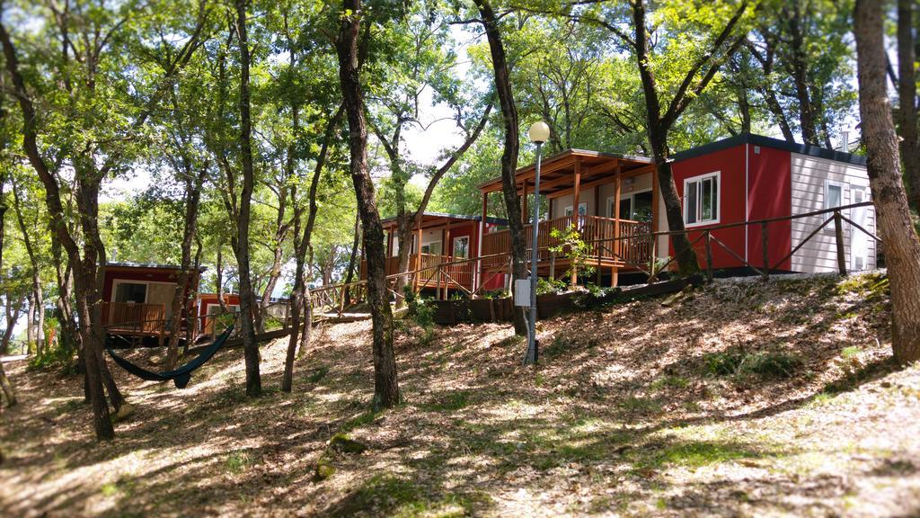 Cerquestra Camping Village Monte del Lago Экстерьер фото