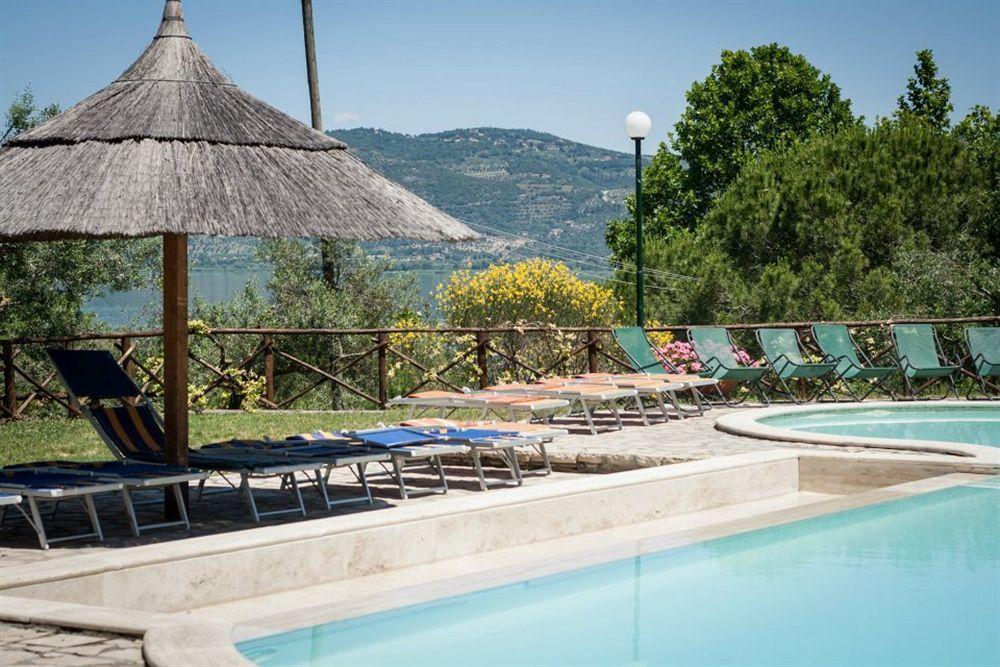 Cerquestra Camping Village Monte del Lago Экстерьер фото